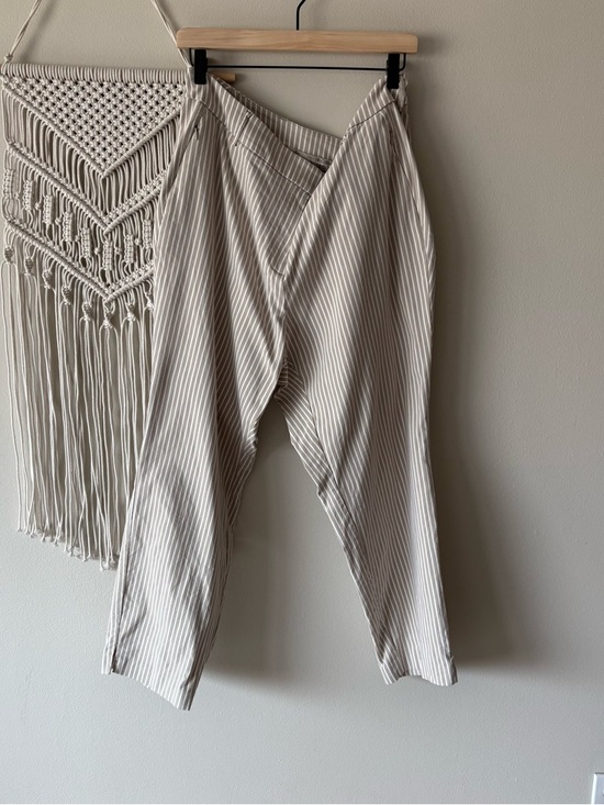 Lane Bryant Pants - 🌸3/$20🌸 Lane Bryant Beige and White Striped Chinos